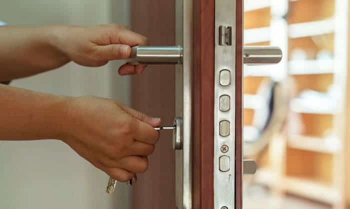 best lock for apartment door