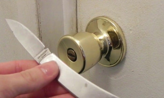 How to Pick a Door Lock With a Knife 