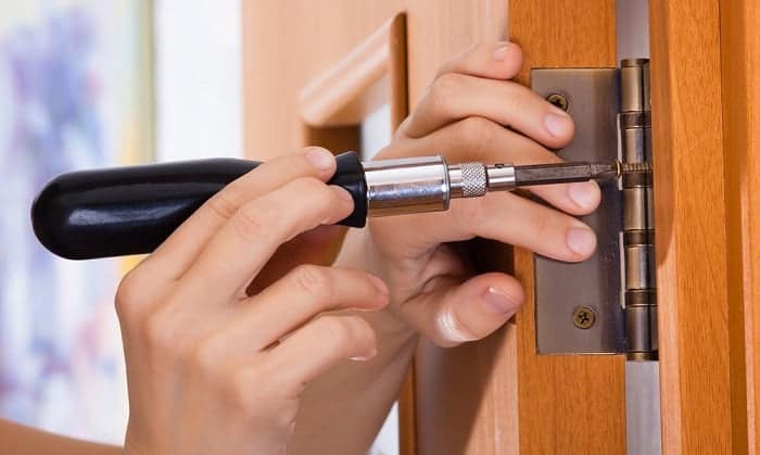 how to fix a door lock that is jammed