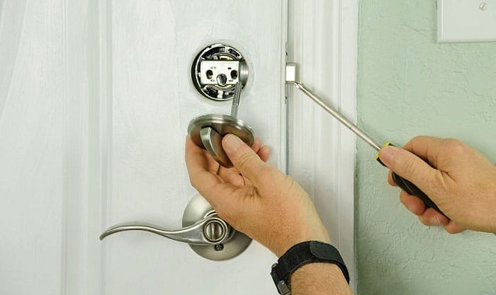 how to replace a deadbolt lock