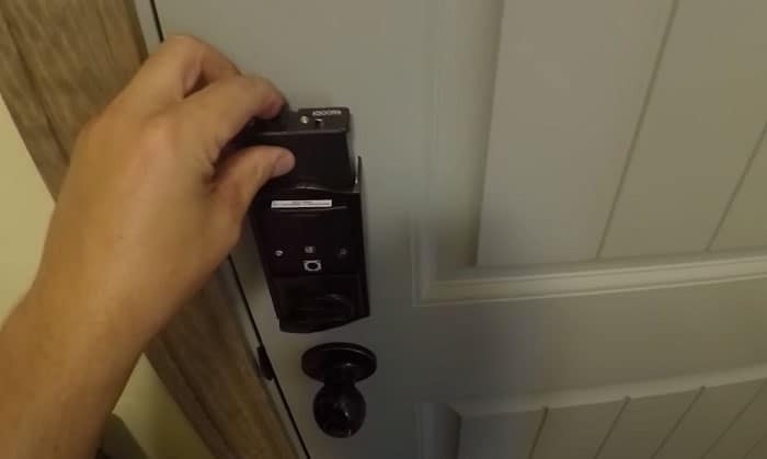 how-to-change-batteries-on-kwikset-lock-quick-easy-guide