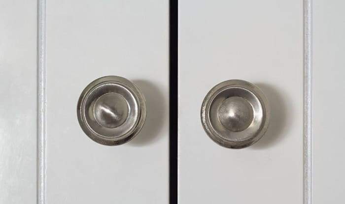 closet-door-locks-with-key