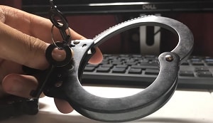 handcuffs-double-lock