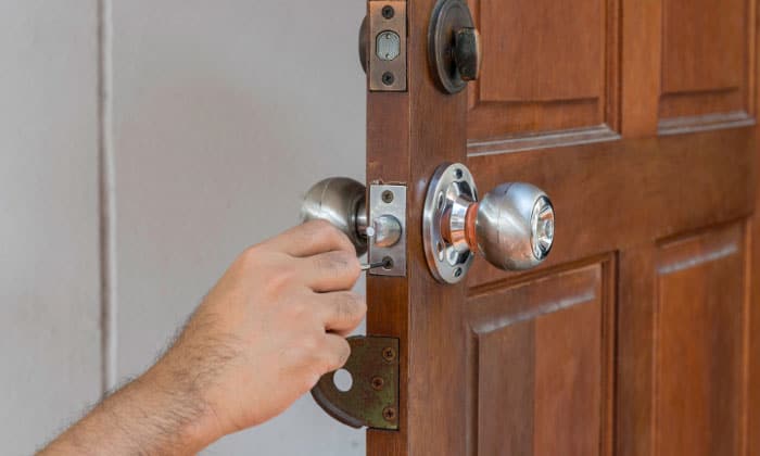 pick-a-door-handle-lock