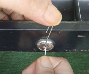 remove-a-desk-lock