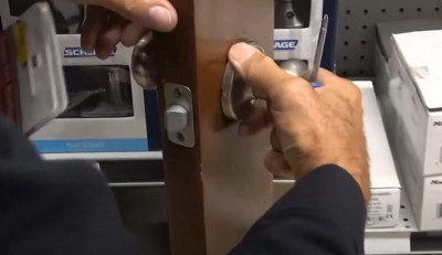 tighten-old-door-knobs