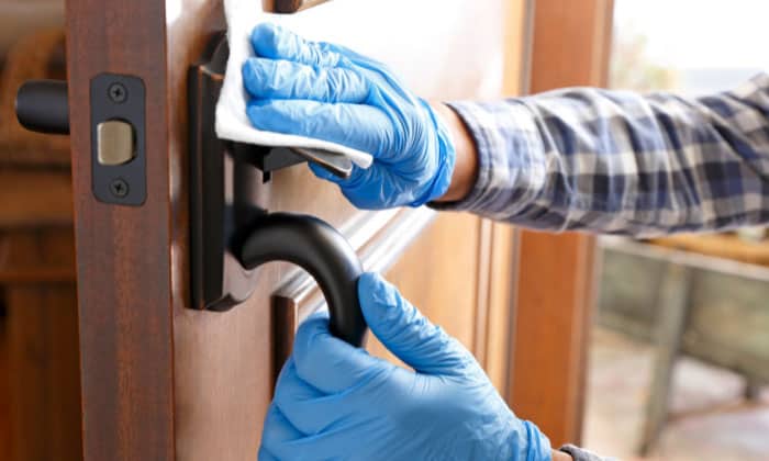 door-handle-cleaner