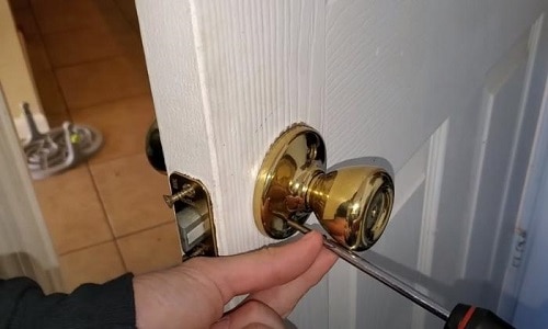 Install-both-the-exterior-and-interior-door-knobs