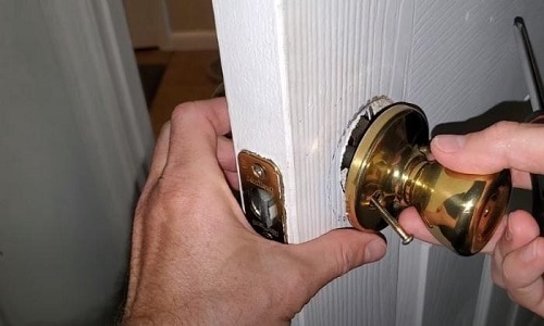 Remove-the-door-knob-assembly-from-the-door